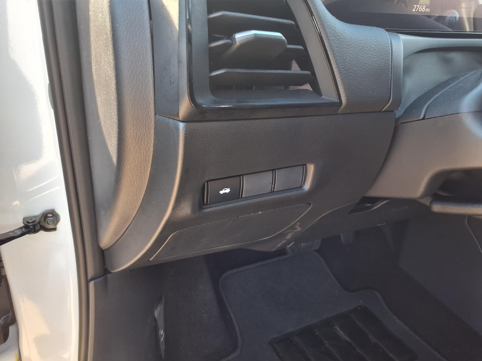 2026 Nissan Sentra SR White at Robbins Nissan