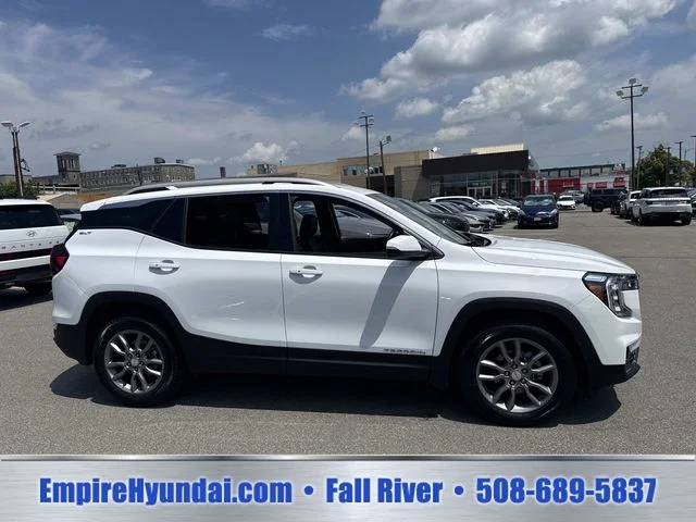 Used 2024 White GMC SLT image 3