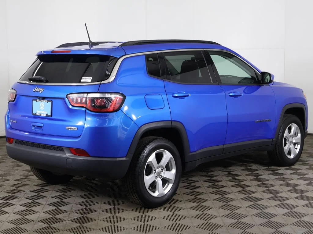Used 2019 Laser Blue Pearlcoat Jeep Latitude image 7