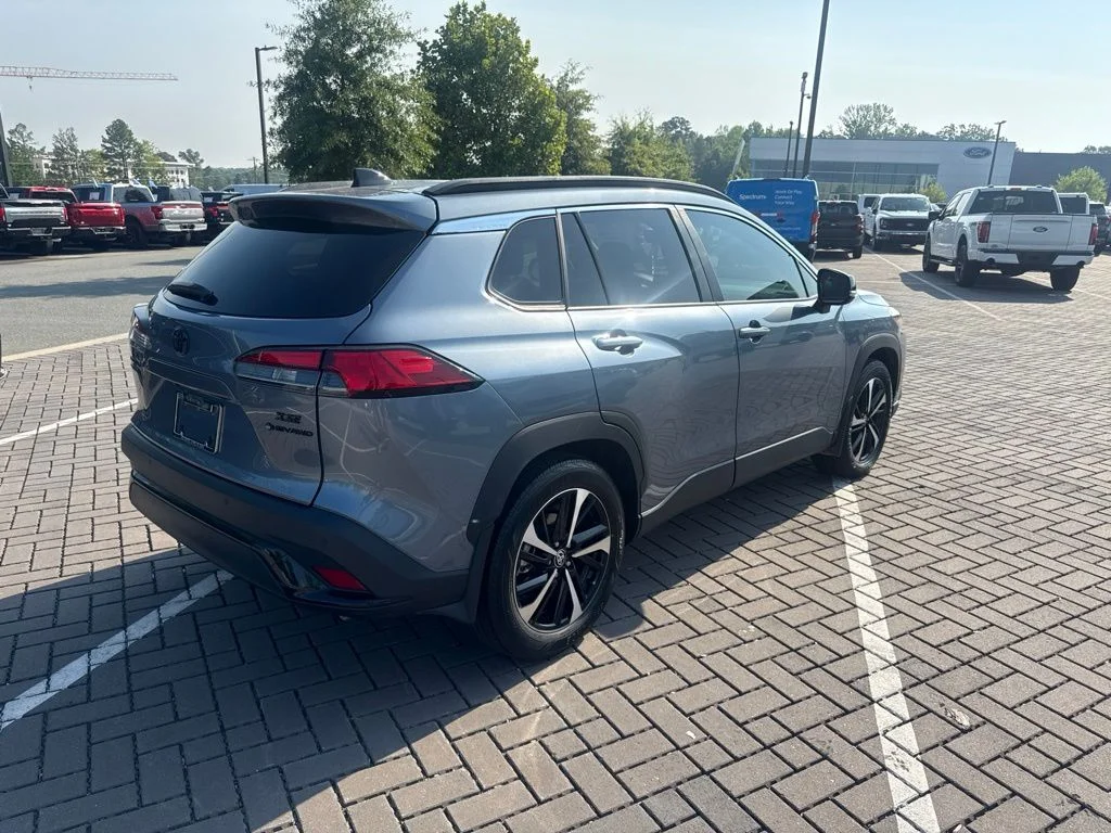 Used 2025  Toyota Hybrid XSE image 6