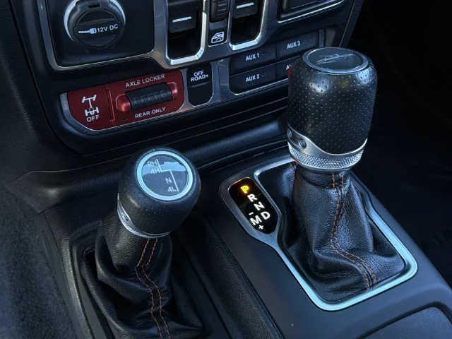 Used 2021 Blue Jeep Mojave image 29
