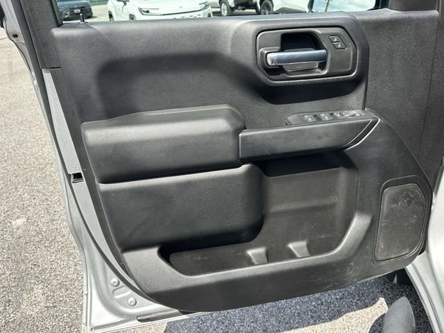 Used 2022 Silver Chevrolet Custom image 27