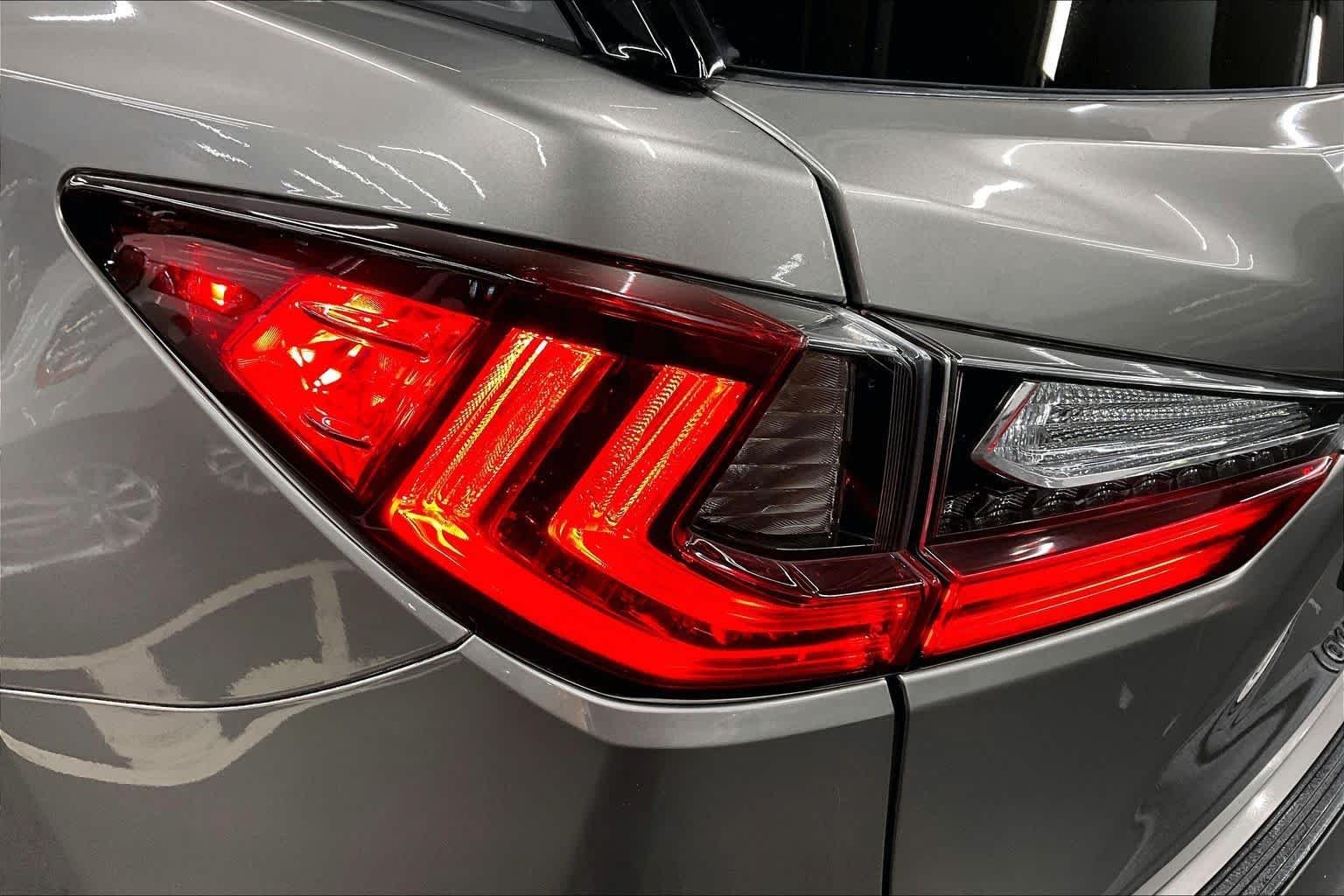 Used 2018 Atomic Silver Lexus  image 27