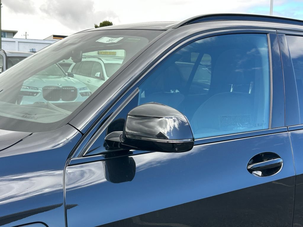 New 2026 Black Sapphire Metallic BMW xDrive50e image 10