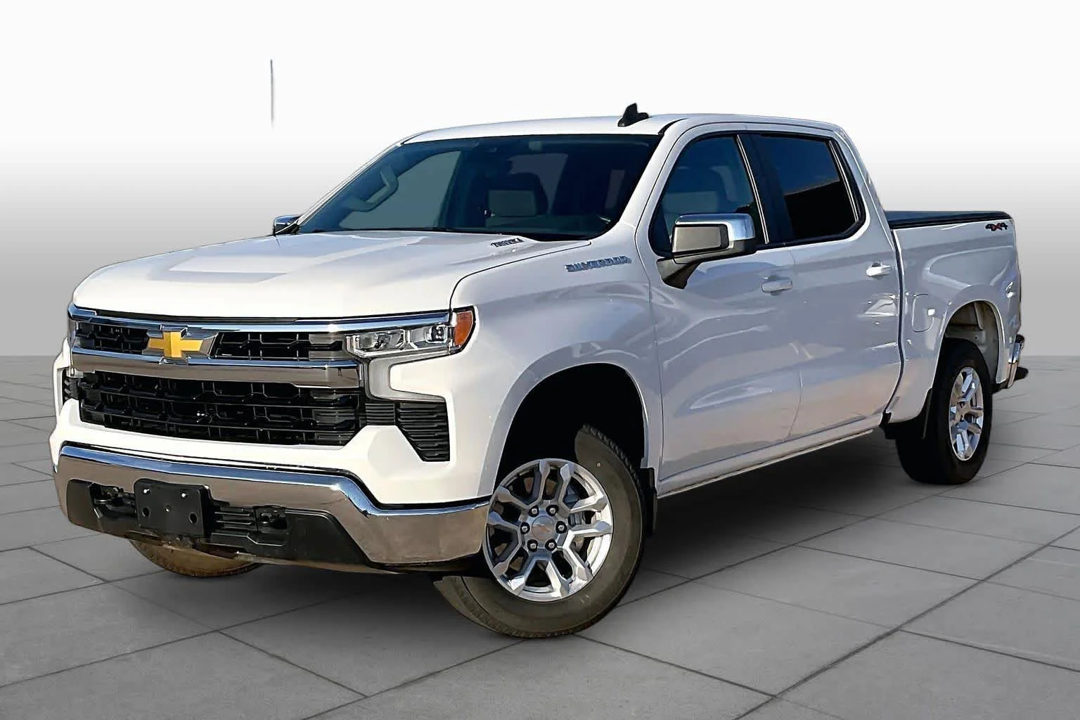 Used 2025 Summit White Chevrolet LT (2FL) image 1