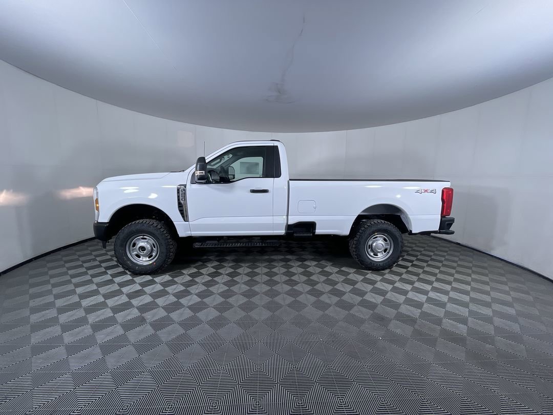 New 2026 Oxford White Ford XL image 5