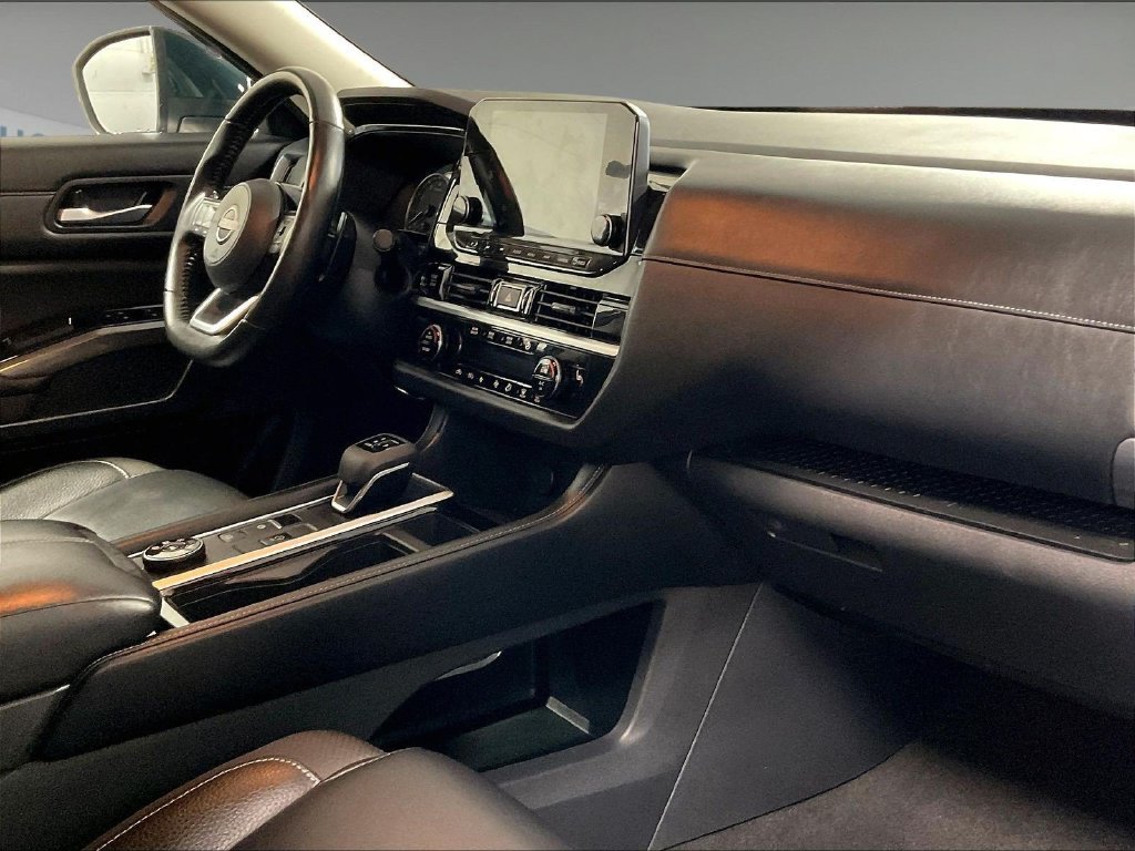 Used 2025 Black Nissan SL image 13