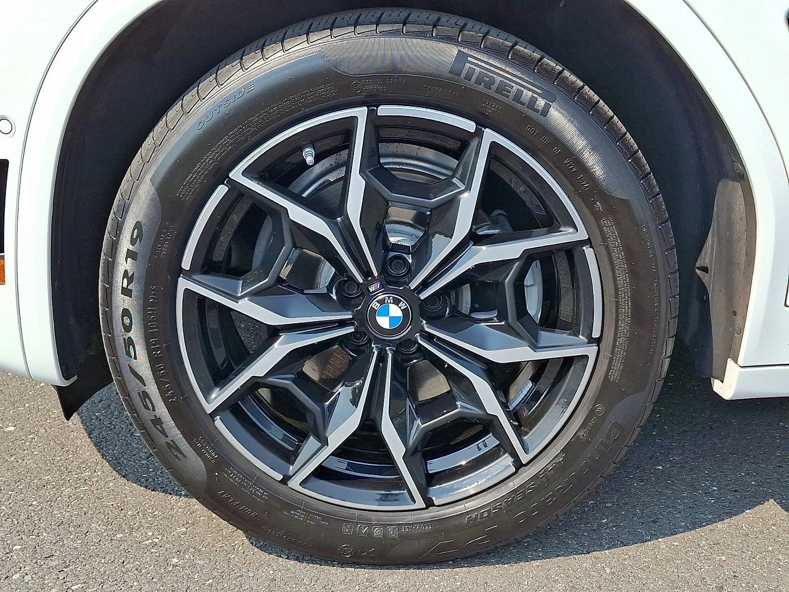 Used 2025 Alpine White BMW xDrive30i image 8