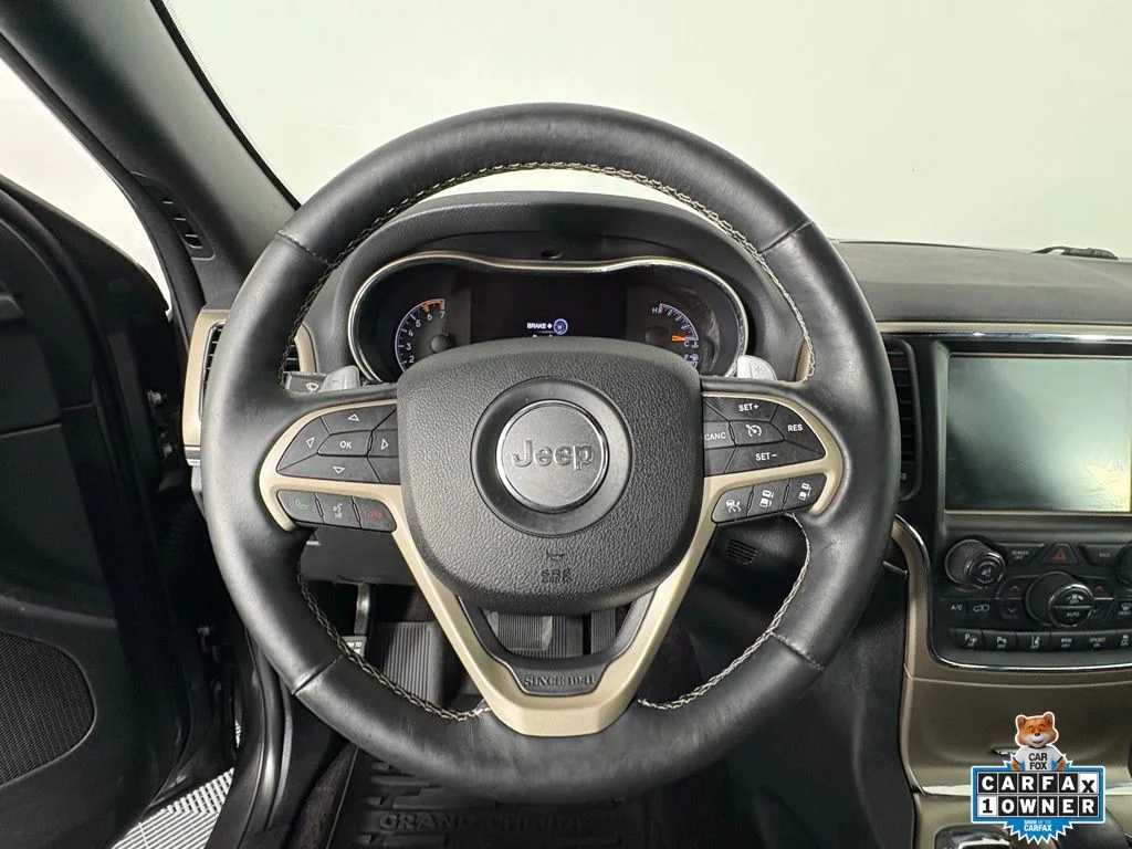 Used 2017 Gray Jeep Limited image 2