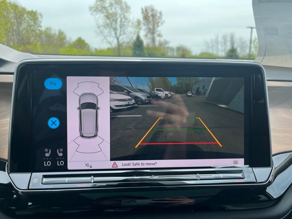 New 2026 Gray Volkswagen 2.0T SE w/Technology image 17