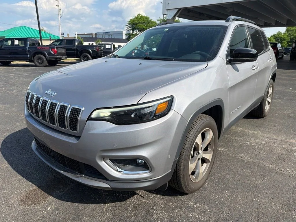 Used 2022 Gray Jeep Limited image 4