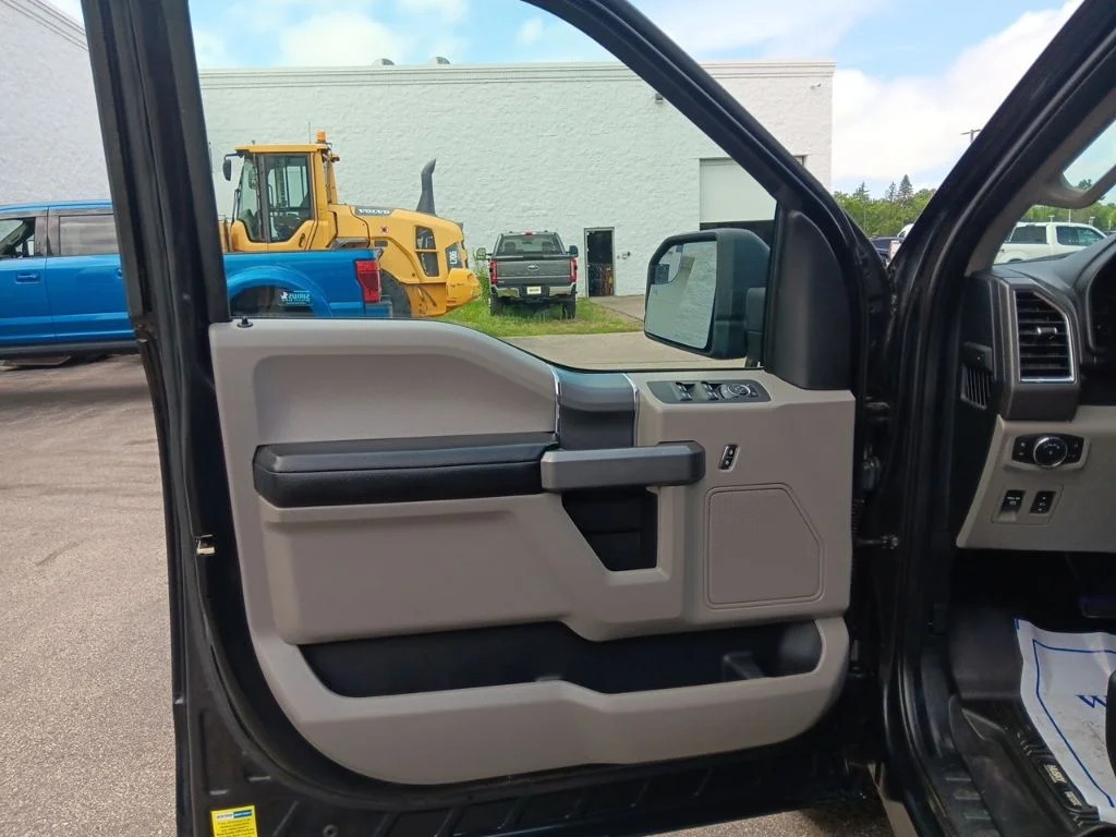 Used 2015 Tuxedo Black Metallic Ford XLT image 14