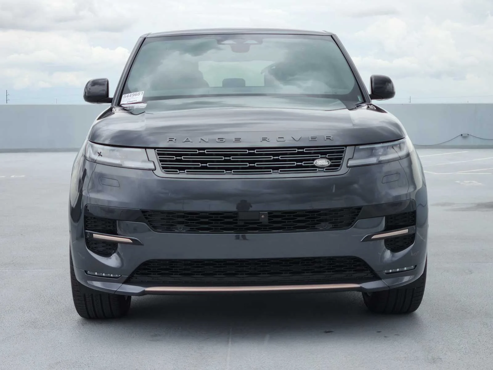 New 2026 Carpathian Grey LAND ROVER Dynamic SE image 2