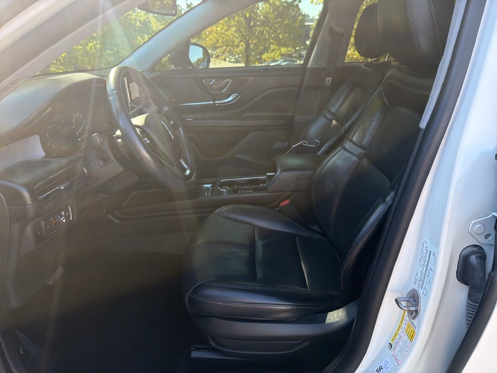 Used 2020 White Lincoln Standard image 14