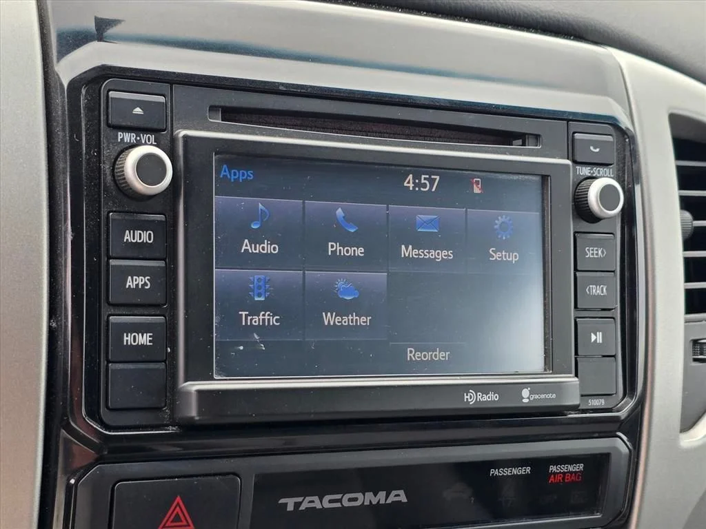 Used 2015 Red Toyota Base image 21