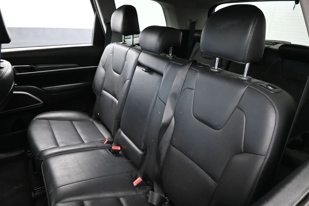 Used 2022 Ebony Black Kia LX image 38