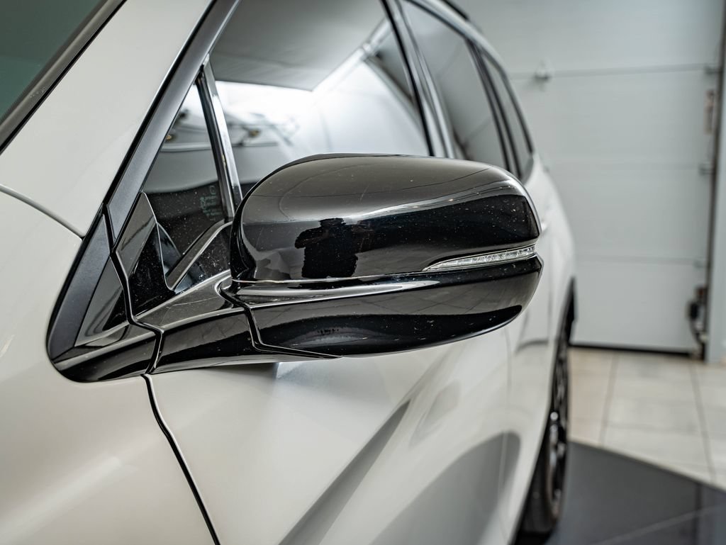 Used 2024 Platinum White Pearl Honda Black Edition image 9