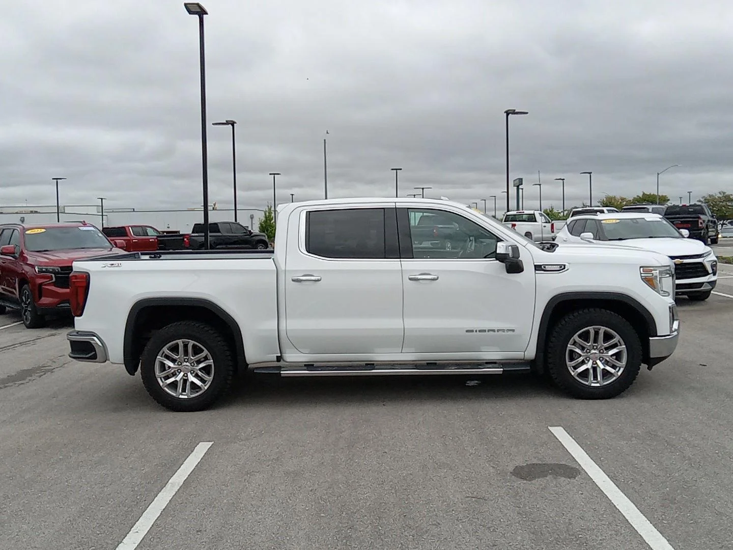 Used 2021 SUMMIT WHITE GMC SLT image 27