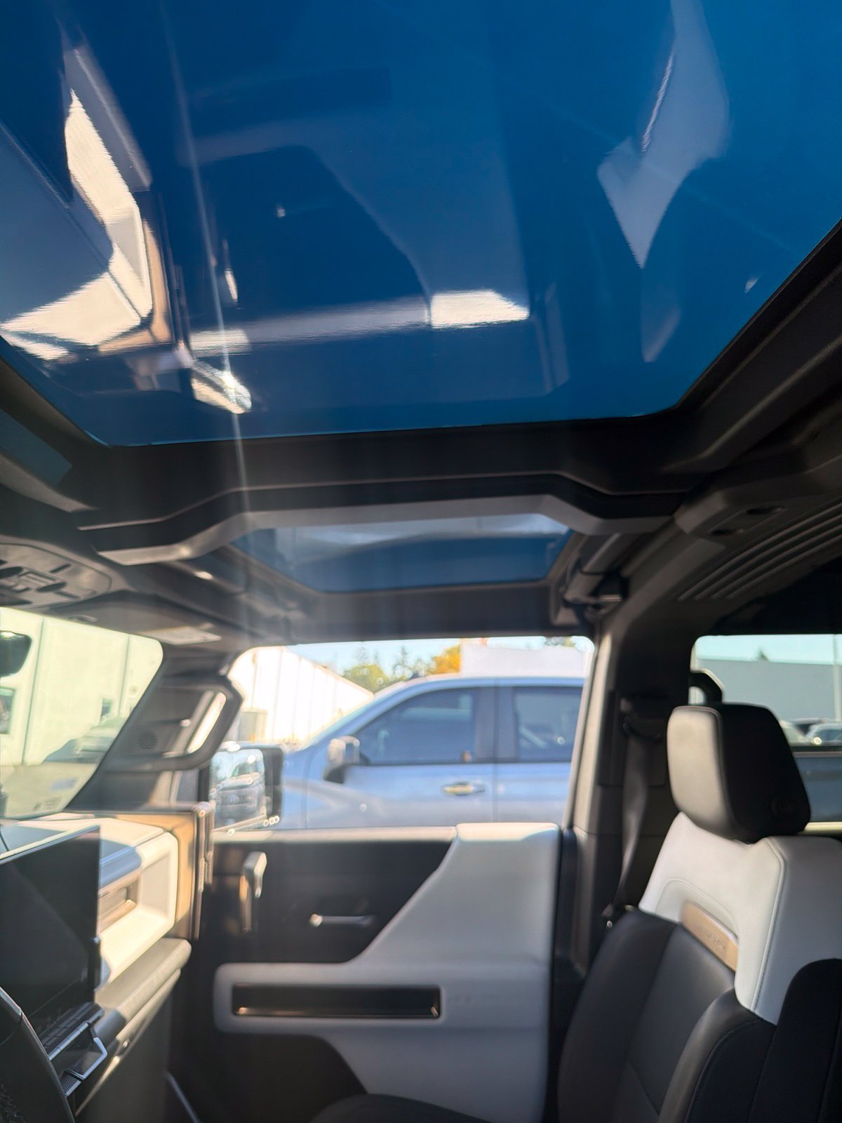 Used 2024 Meteorite Metallic (Gray) GMC 2X image 19