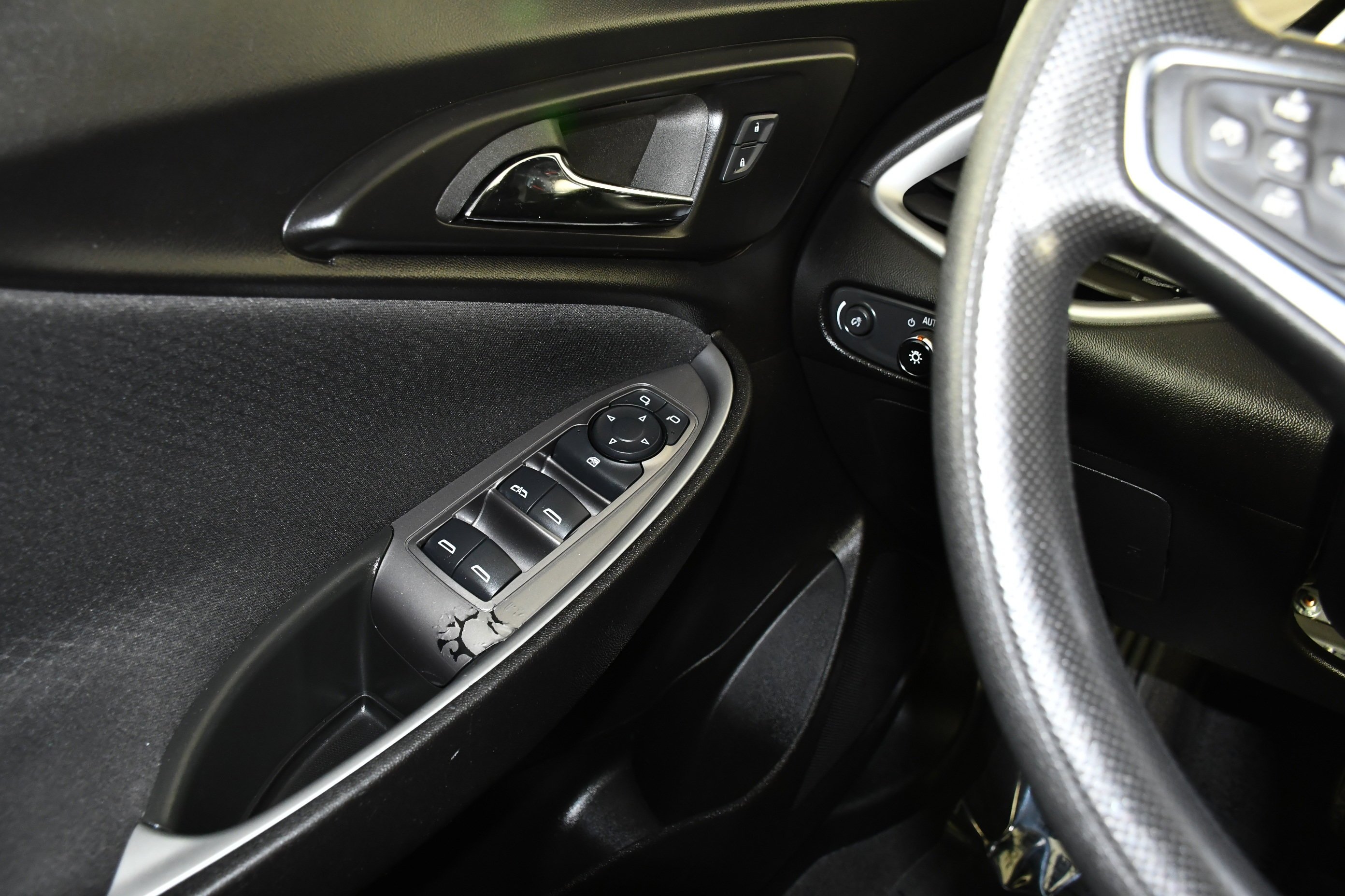 Used 2024 Summit White Chevrolet LT image 34