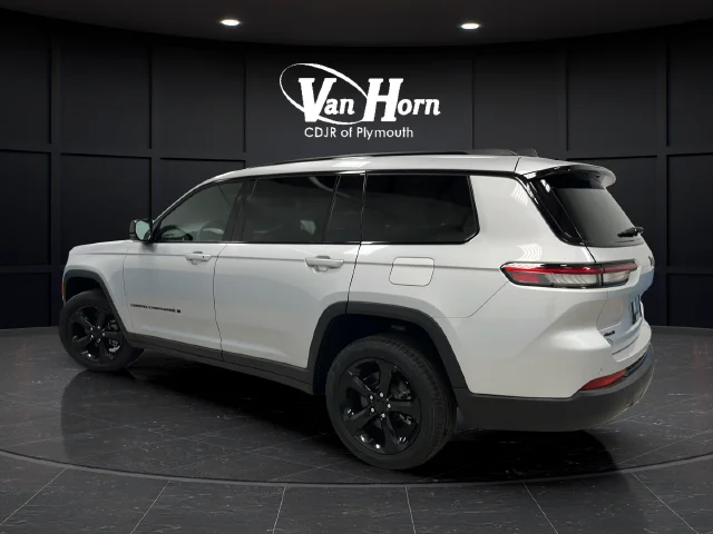 Used 2024 Silver Jeep Limited image 5