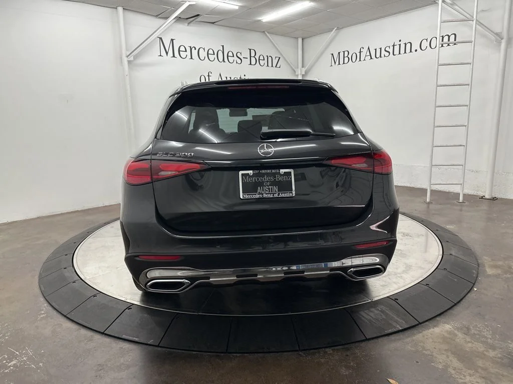 Used 2026 Gray Mercedes-Benz GLC 300 image 6
