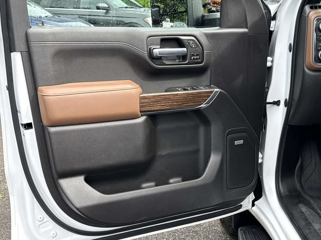Used 2020 Beige Chevrolet High Country image 28