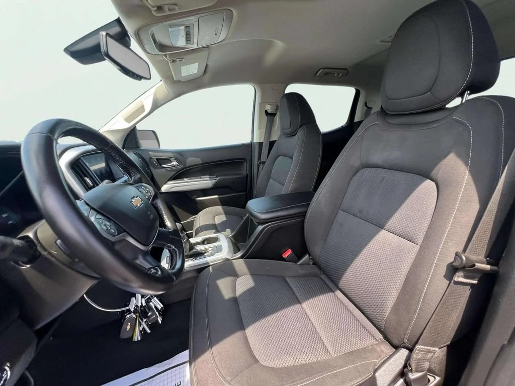 Used 2022 Summit White Chevrolet LT image 17