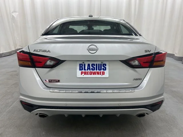 Used 2023 Silver Nissan 2.5 SV image 5