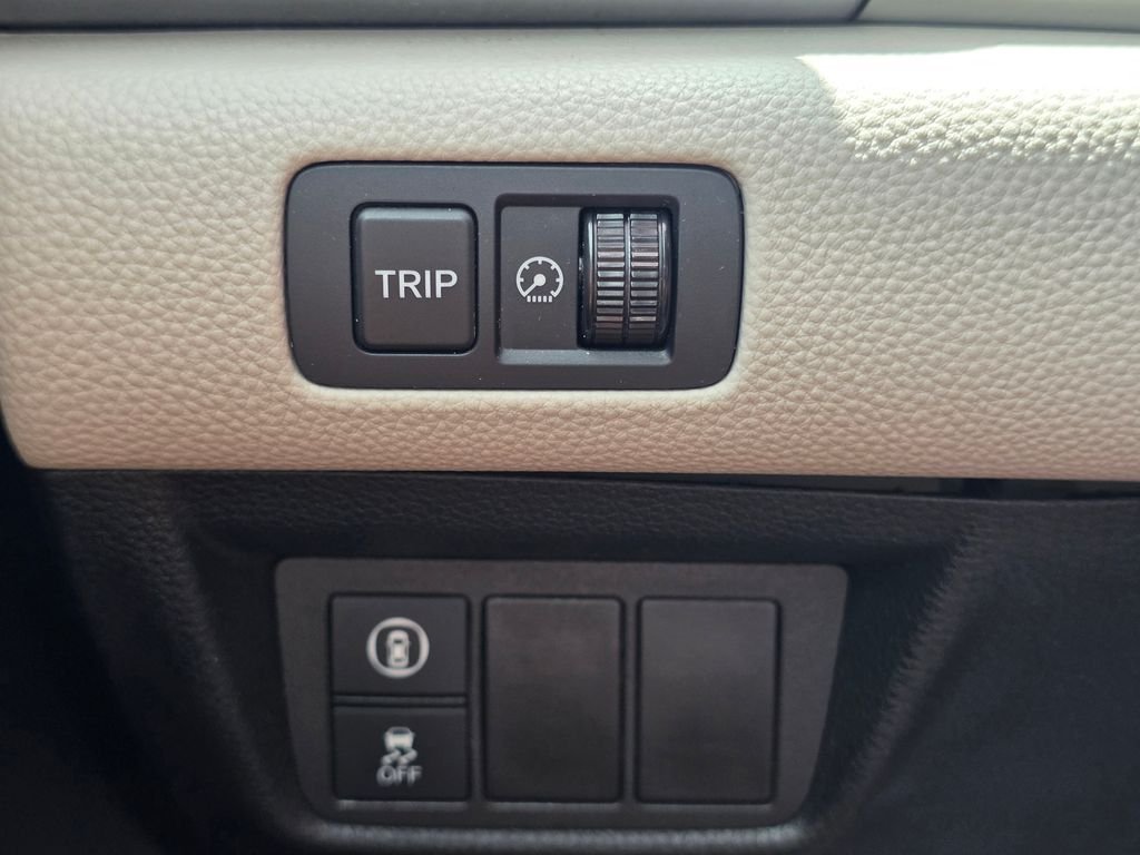 Used 2021 White Honda LX image 21