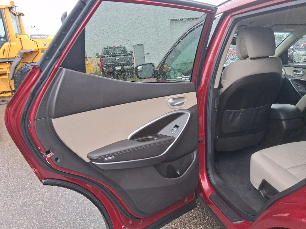 Used 2014 Serrano Red Hyundai Base image 31
