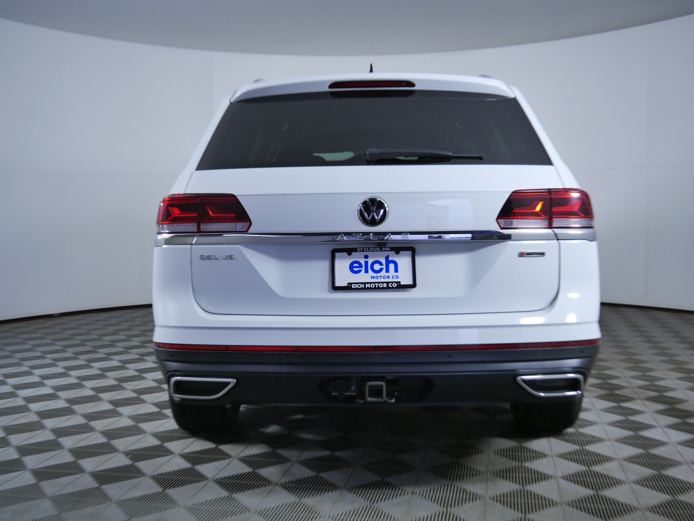 Used 2021 White Volkswagen 3.6L V6 SEL Premium image 6