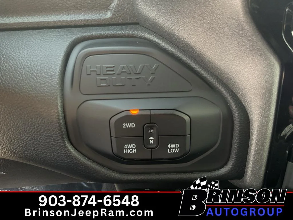 New 2026 Diamond Black Crystal Pearl-Coat Exterior Paint RAM Tradesman image 15