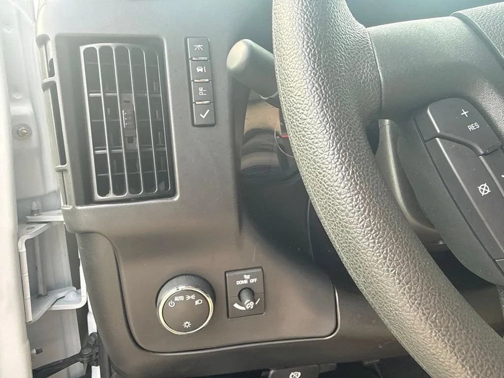Used 2025 Summit White GMC LT image 16