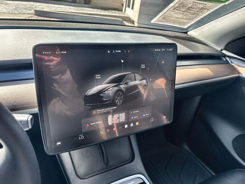 Used 2024  Tesla Long Range image 18