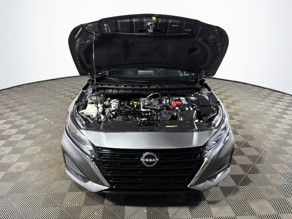 Used 2025 Gun Metallic Nissan 2.5 SV image 21