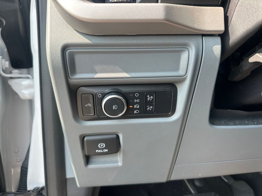 Used 2021 White Ford XLT image 34