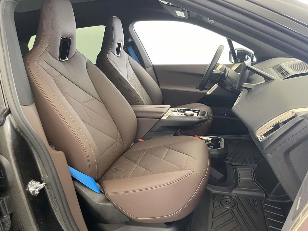Certified Used 2024 Gray BMW xDrive50 image 21