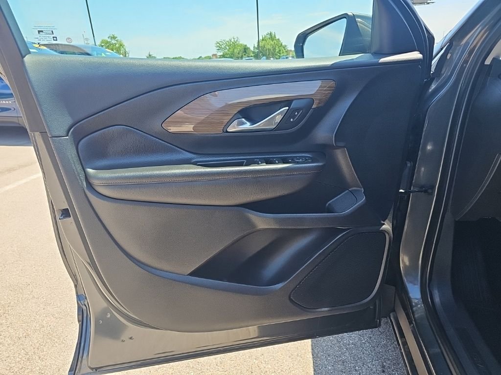 Used 2020 Gray GMC SLE image 10