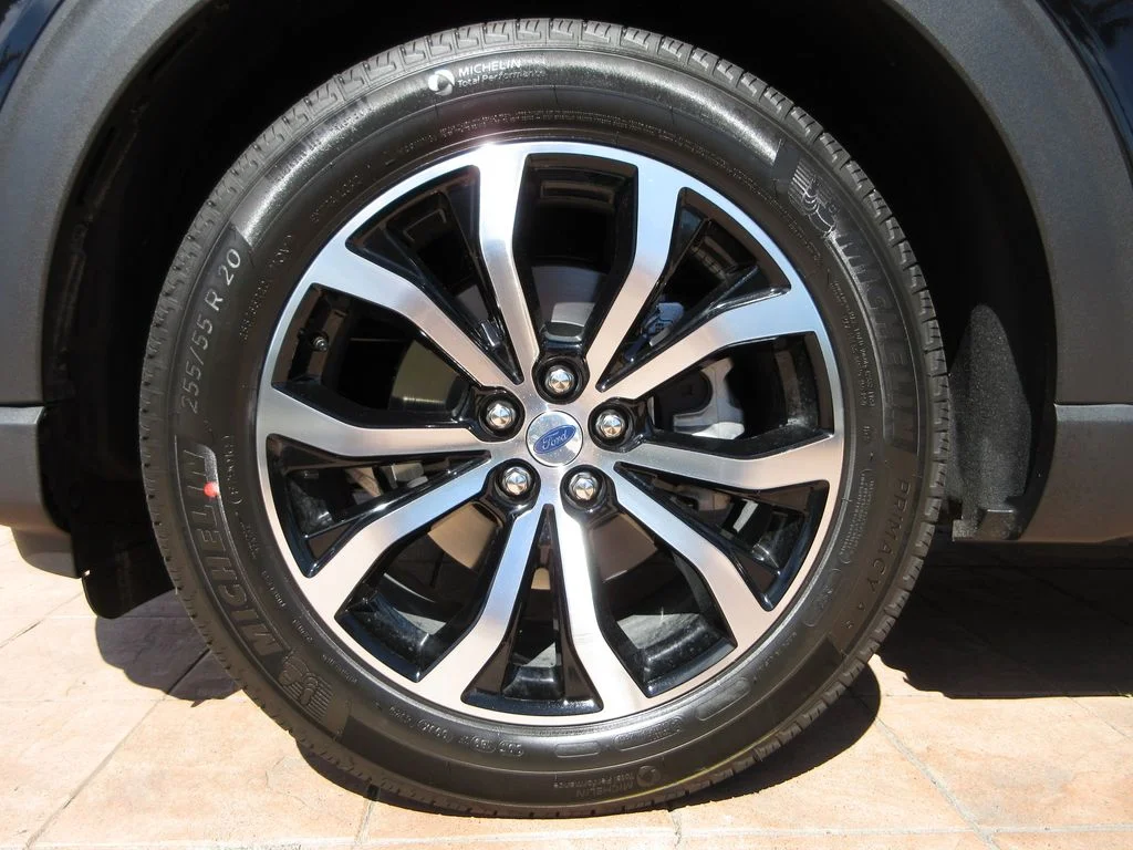 New 2026 Agate Black Metallic Ford ST-Line image 8