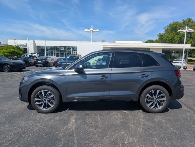 2024 Audi Q5 45 Premium's photo
