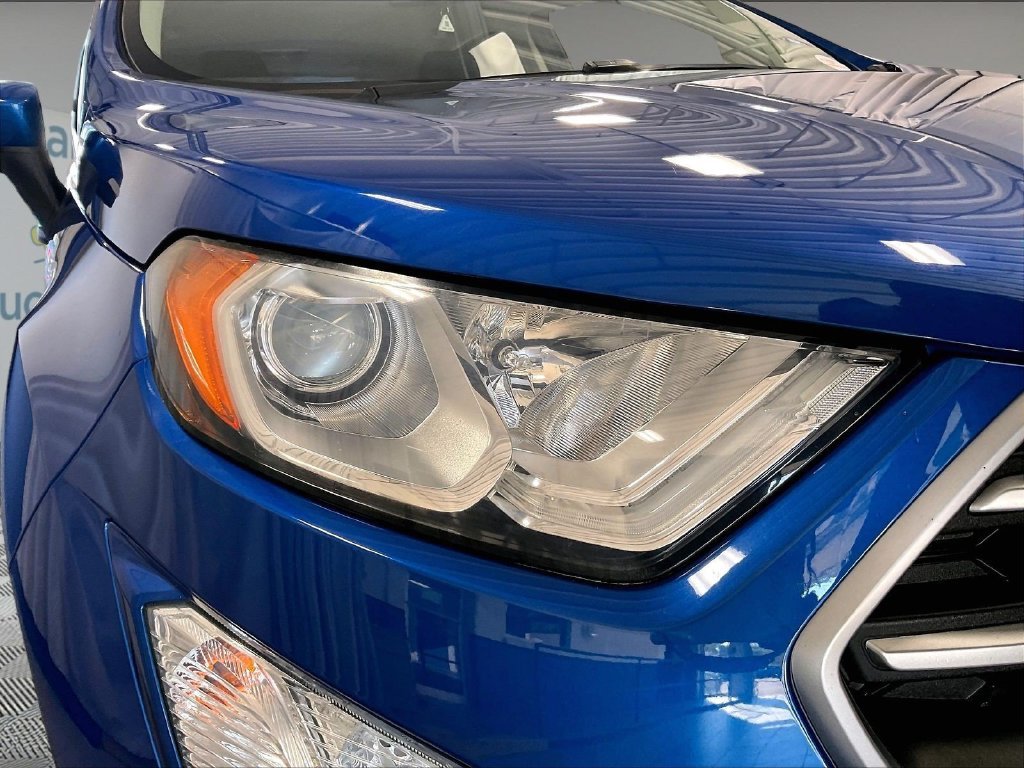 Used 2018 Blue Ford SE image 33
