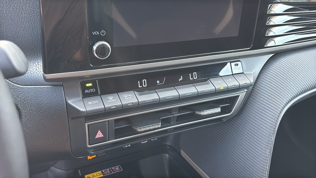 Used 2025 Ice Toyota SE image 20
