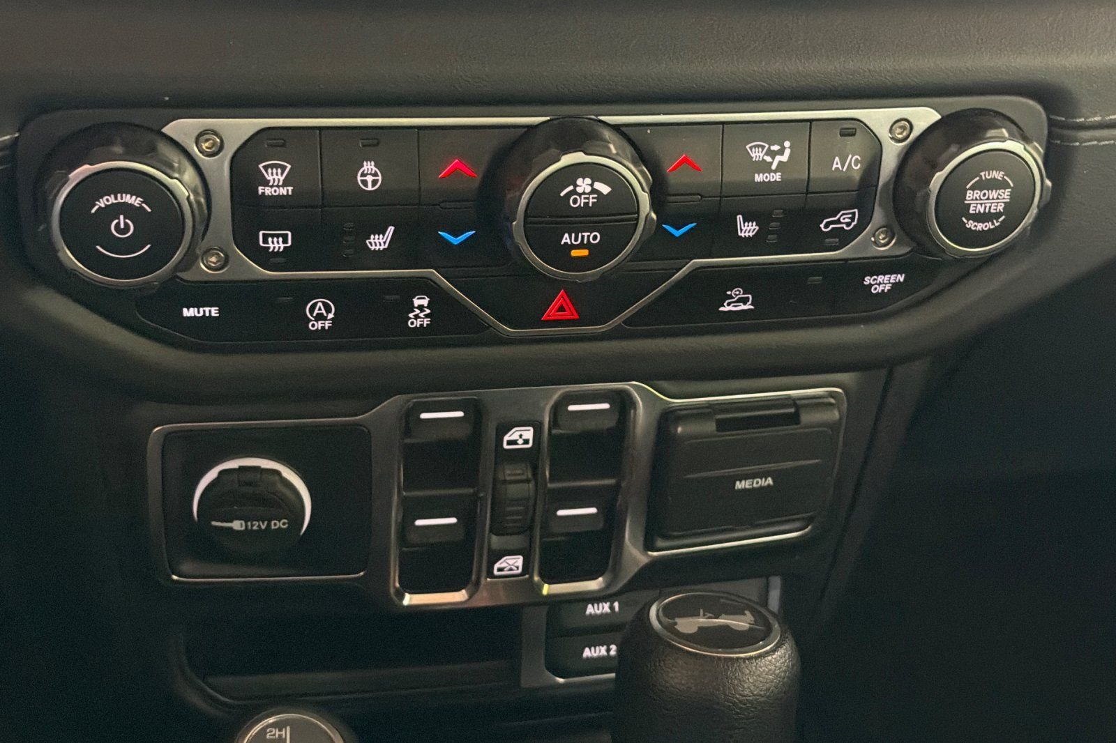2024 Jeep Wrangler 4-Door Sahara - Photo 28