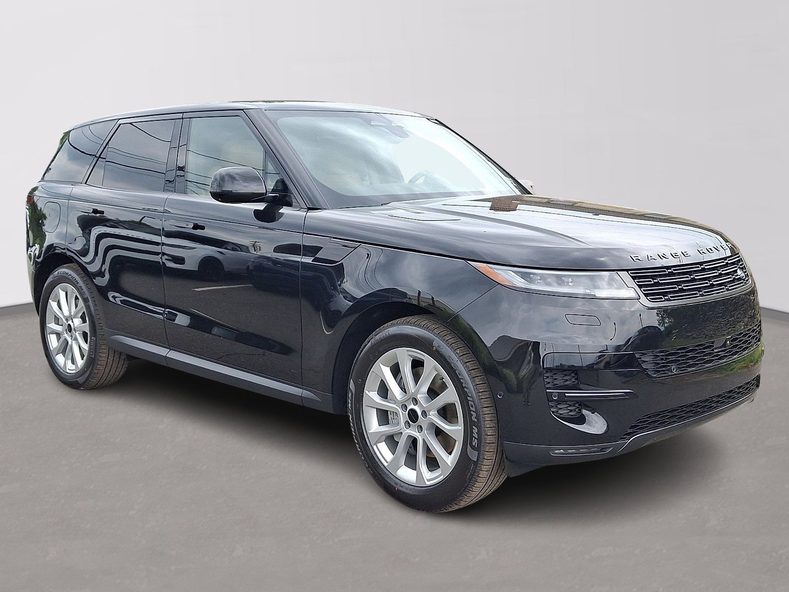 New 2026 Santorini Black LAND ROVER SE image 2