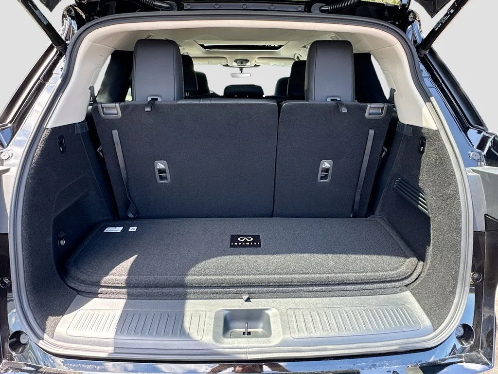 Used 2027 Black INFINITI PURE image 28