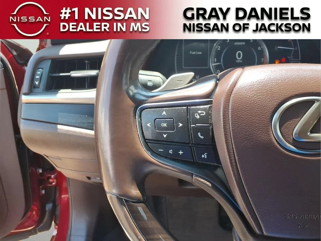 Used 2020 Red Lexus 350 image 13