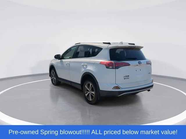 Used 2016 White Toyota XLE image 6