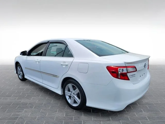 Used 2014 White Toyota SE image 6