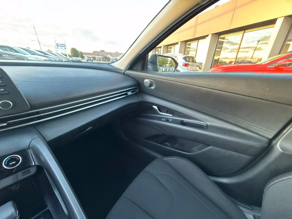 Used 2022 Gray Hyundai SEL image 24